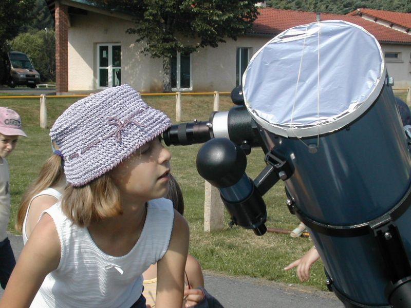 Observation de l' univers pour les enfants curieux